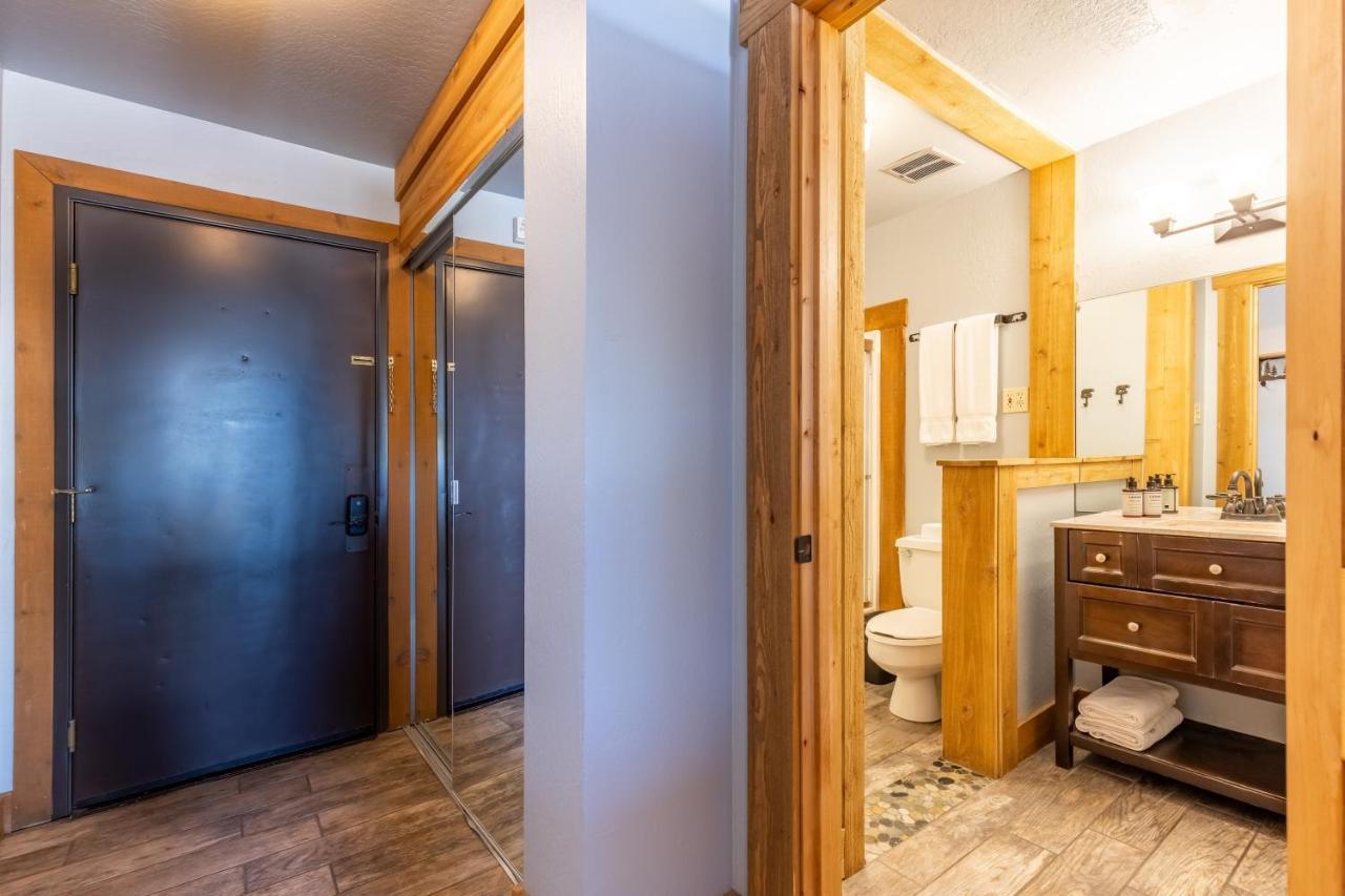Hotel Style Room In The Timber Creek Lodge Condo トラッキー エクステリア 写真
