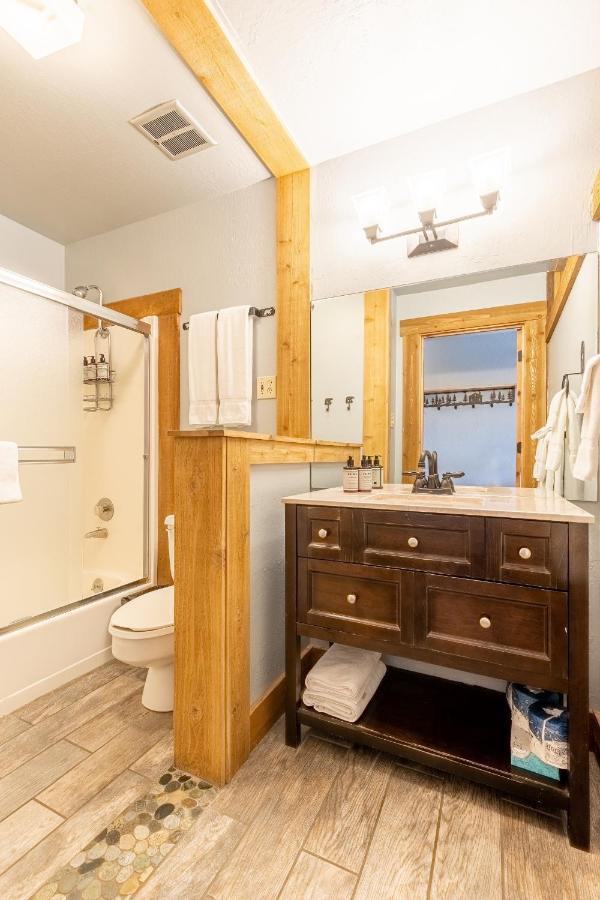 Hotel Style Room In The Timber Creek Lodge Condo トラッキー エクステリア 写真